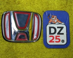 эмблема Honda CR-Z 2010