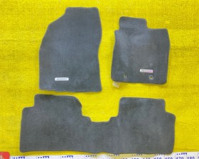 коврики комплект Toyota AVENSIS 2012/Цвет 040